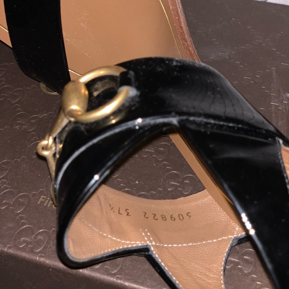 Gucci Black Patent Leather Block-Heel Sandals with Gold Hardware - Picture 5 of 10